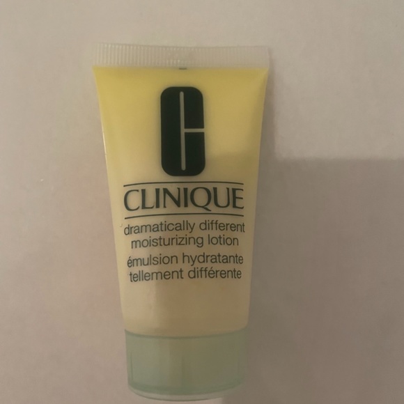 Clinique Dramatically Different Moisturizing Lotion+, 30ml - Picture 1 of 2